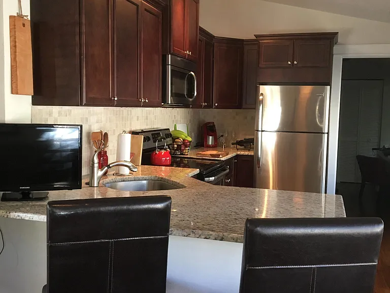 1812 Watrous Ave #B — Photo 8