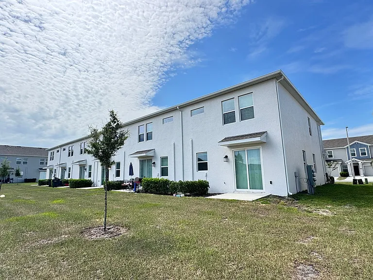 3141 Laurent Loop — Photo 40
