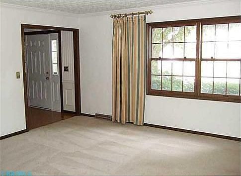 2nd image of 971 Loch Ness Ave