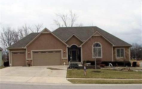 1st image of 306 Broadmoor Dr
