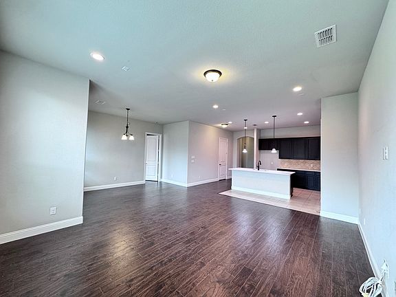 4th image of 311 Lexington Ave