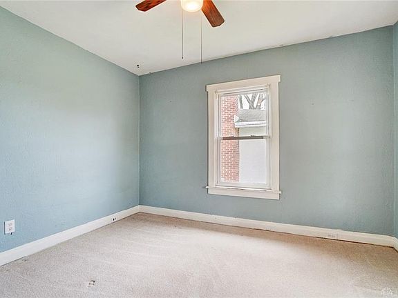 4th image of 24 E Shannon Ave