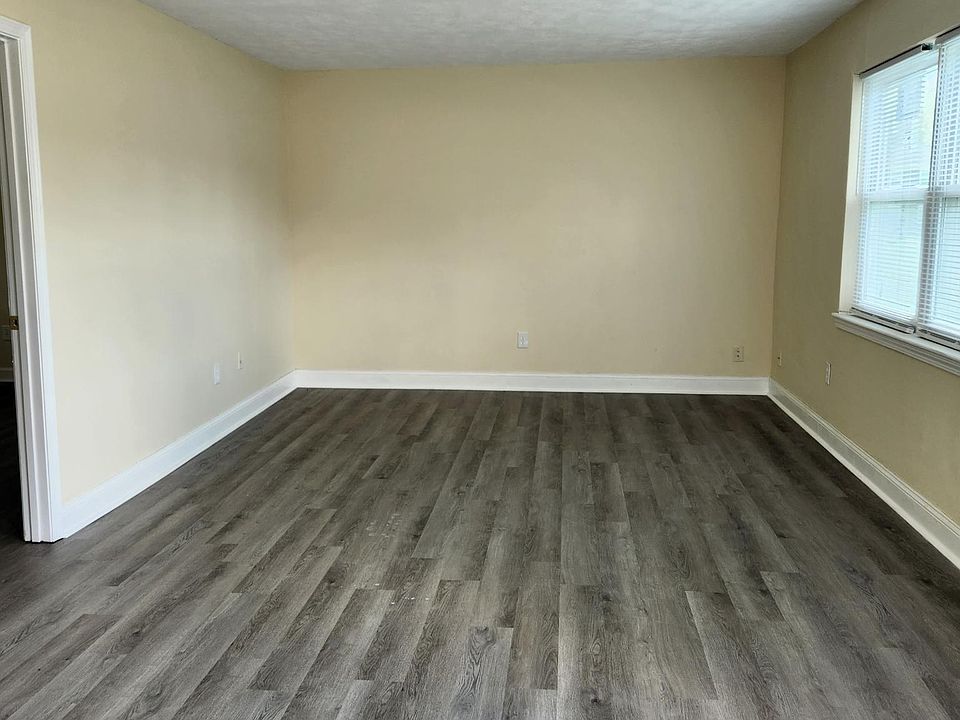 1st image of 606 Oak Cv #4
