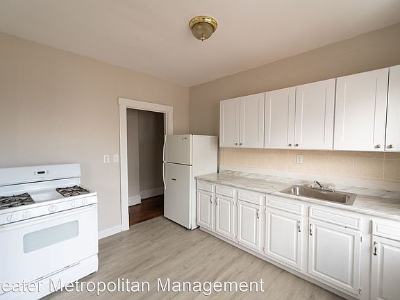 3rd image of 1366 W 111th St #8496267