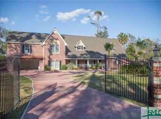 220 E Point Dr, Savannah, GA 31410