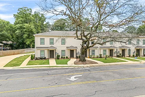 762 N Donahue Dr #3 Photo 1