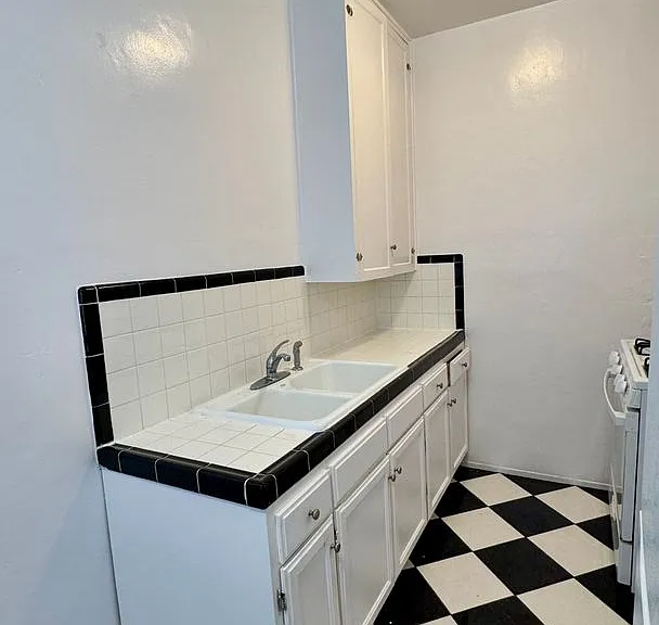 0080 - 328 Elm Ave. Llc. — Photo 7
