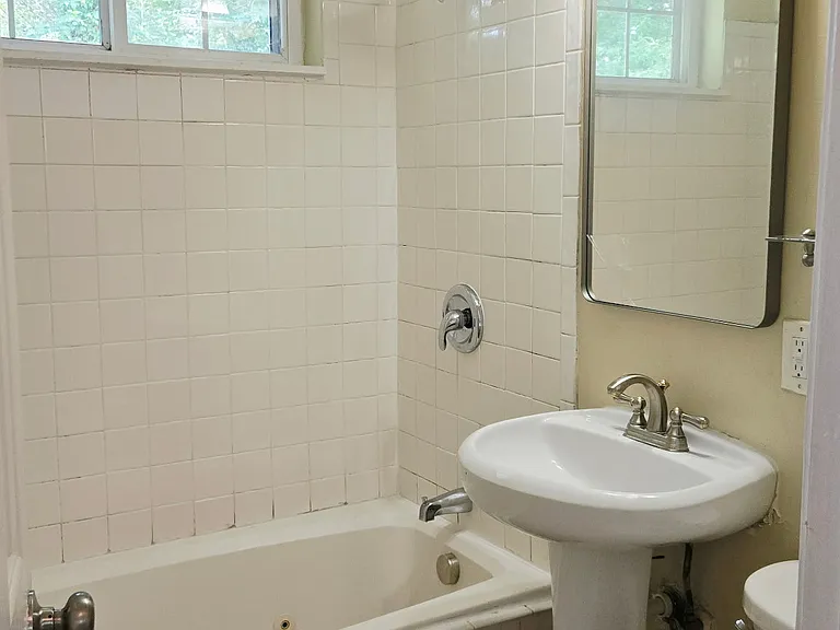 852 Hadley Rd — Photo 9