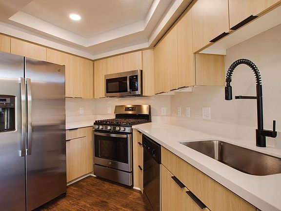 2nd image of 7660 Beverly Blvd #1-422