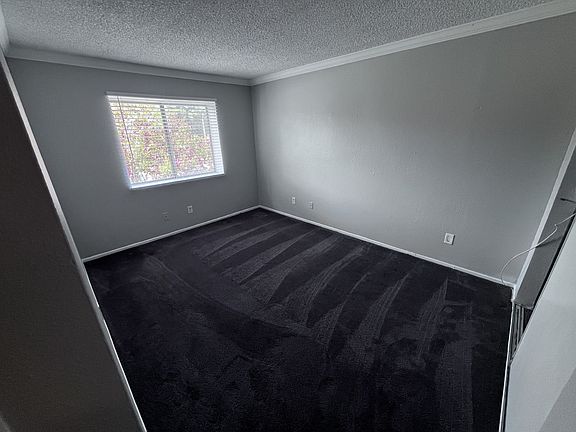 5th image of 1460 Kendall Dr Unit 1