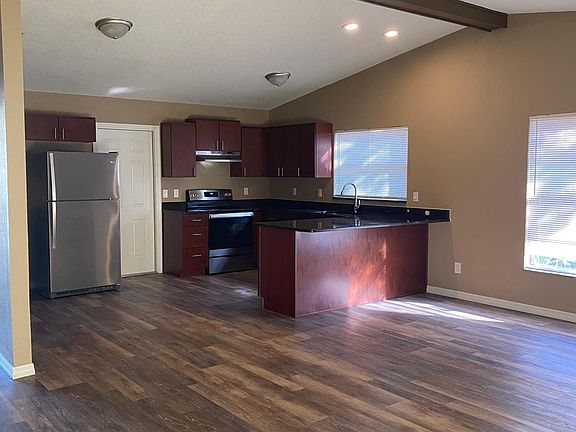 4th image of 8024 N Gomez Ave