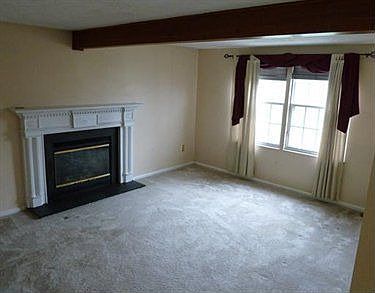 3rd image of 2530 Hawthorne Dr