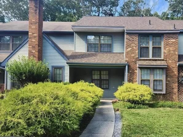 751 E Cooper Ferry Ct, Absecon, NJ 08205