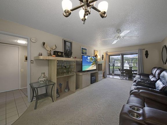 4th image of 1202 Bahama Bnd APT F2