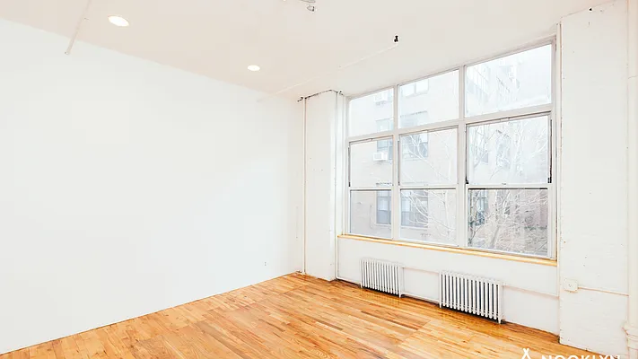 Rented by Nooklyn NYC LLC | media 19