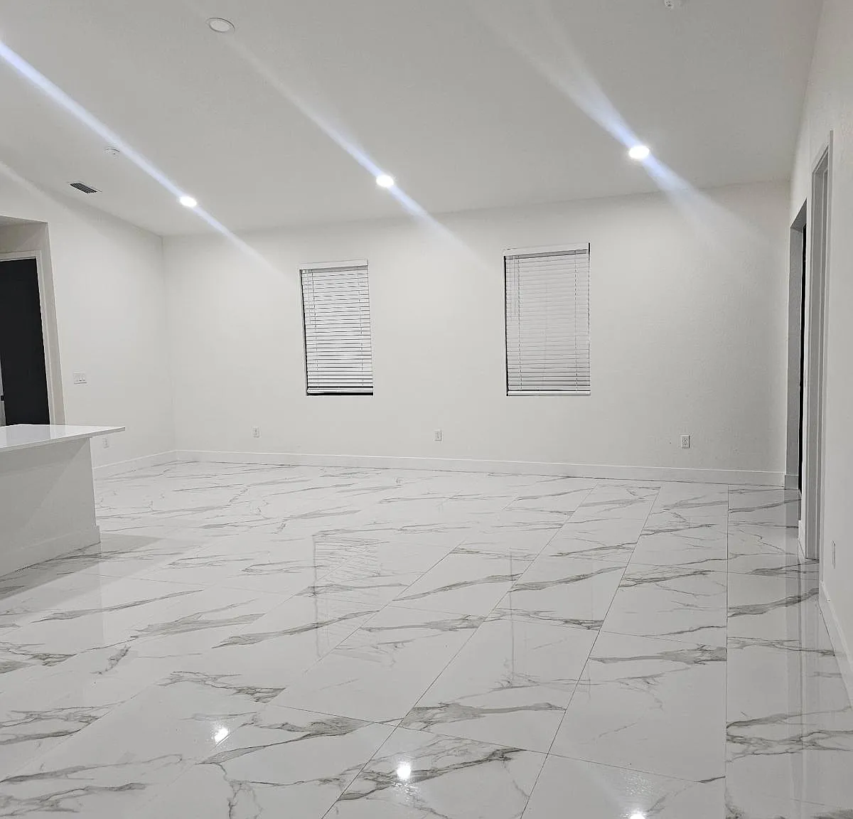 4 bed, 1673 sqft, $2,400 — Photo 3