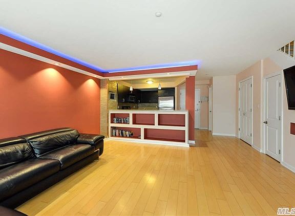 4th image of 1490 Outlook Ave APT 2D