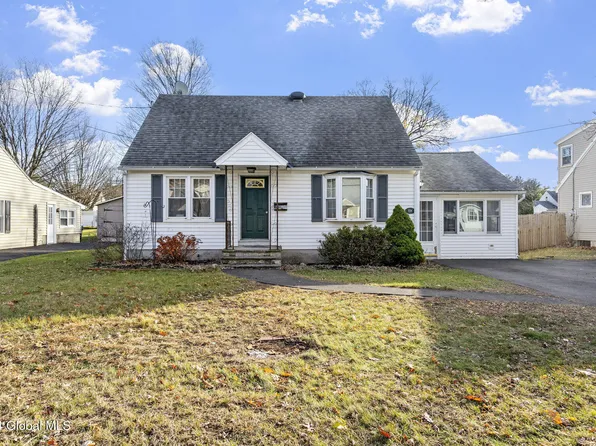 1136 Barber Drive, Schenectady, NY 12303