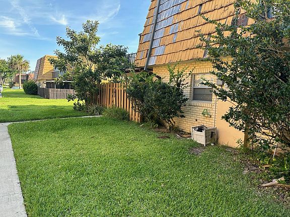 3rd image of 193 Moonstone Ct
