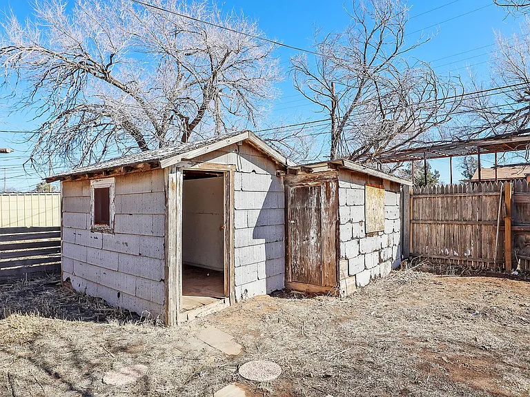 106 N Virginia St — Photo 16