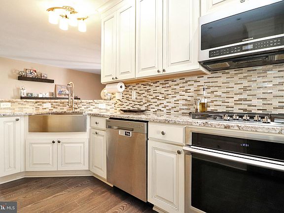4th image of 14443 Fallscliff Ln #8