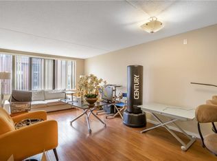 4 Martine Ave APT 809, White Plains, NY 10606