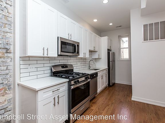 2nd image of 1008-12 W 18th Pl Unit 302