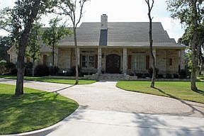 2nd image of 8449 Spicewood Springs Rd