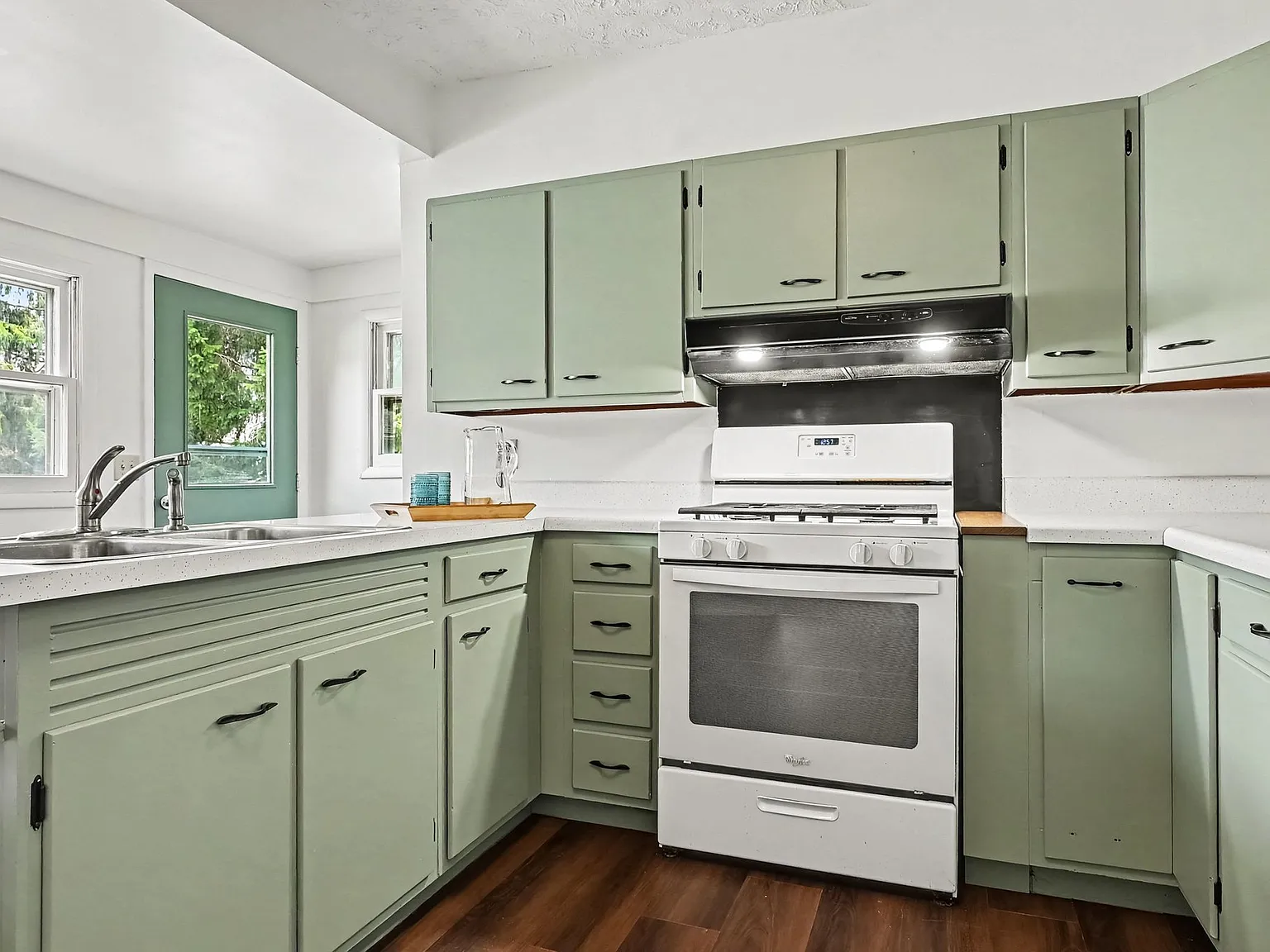 3 bed, 1412 sqft, $1,700 — Photo 1