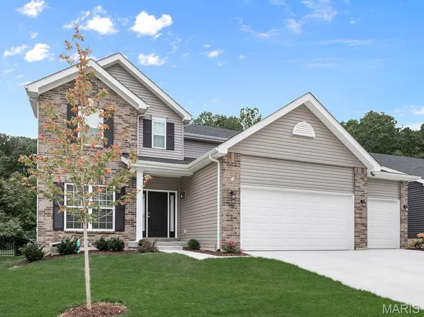 576 Evening Primrose Dr, Wentzville, MO 63385