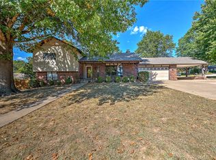 1227 W Ash St, Rogers, AR 72756