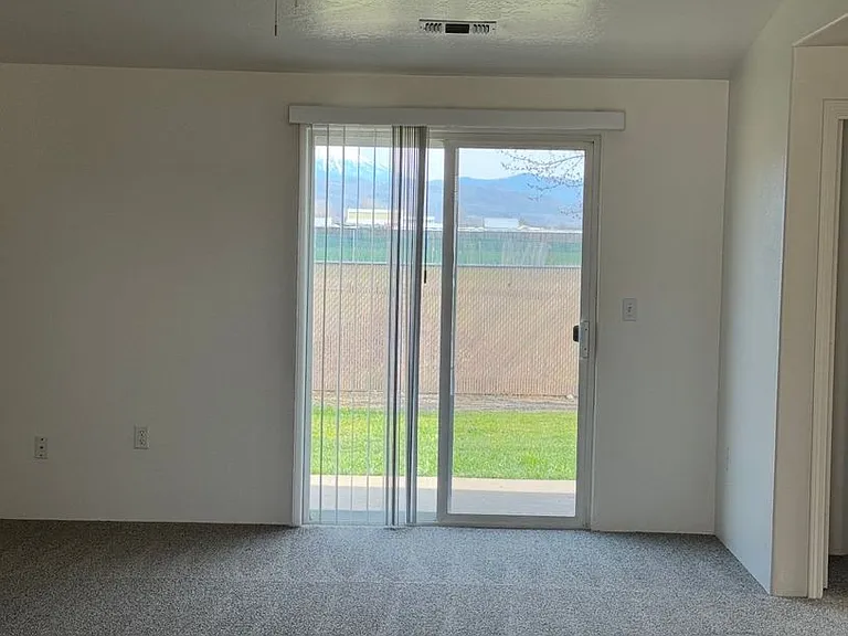 3936 Francine Ct — Photo 7