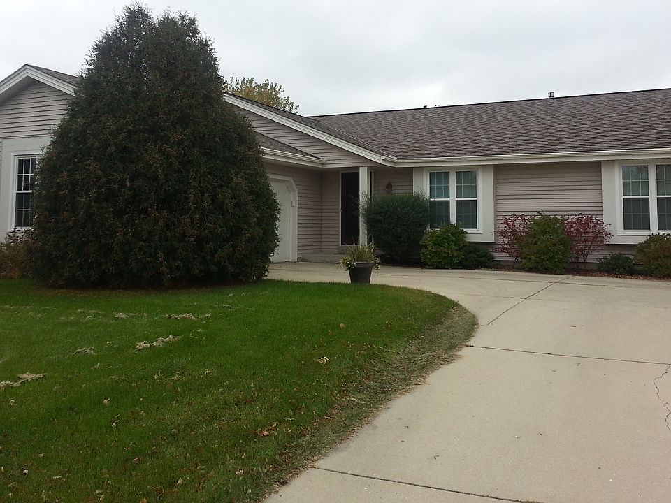 1st image of N109W16407 Hawthorne Dr