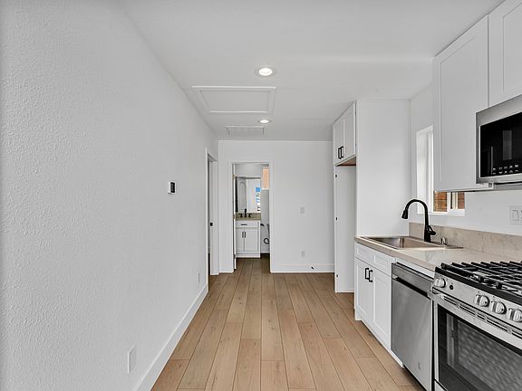 5th image of 853 Kempton St