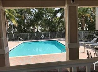 8705 Cypress Walk Ct, Fort Lauderdale, FL 33321