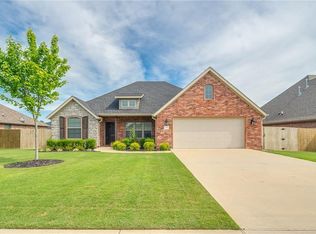 222 Penzo Ave, Springdale, AR 72762