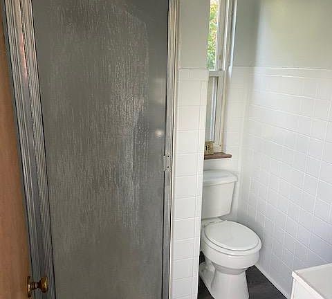 4th image of 455 E 200th St APT 2