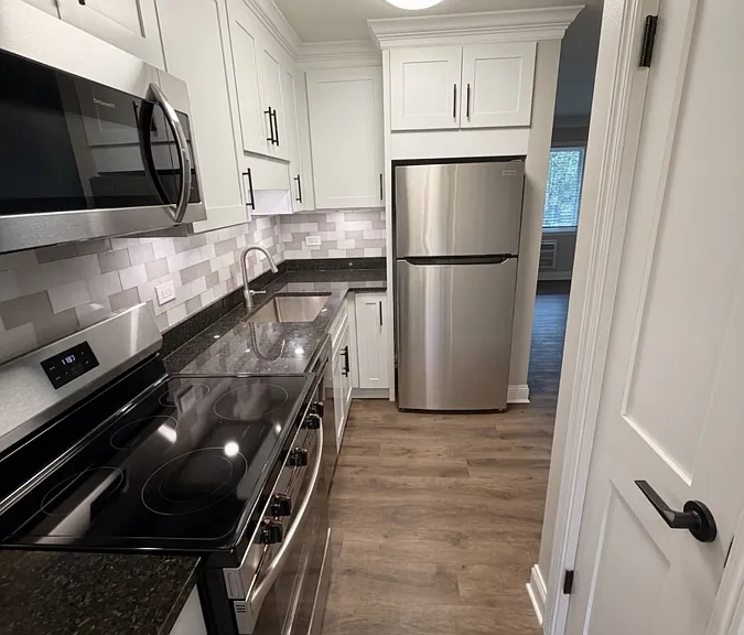 5152 Fairview Ave #3 — Photo 2