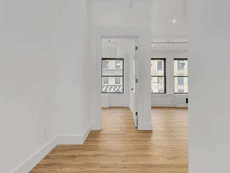 248 W 35th St #1002 — Photo 2