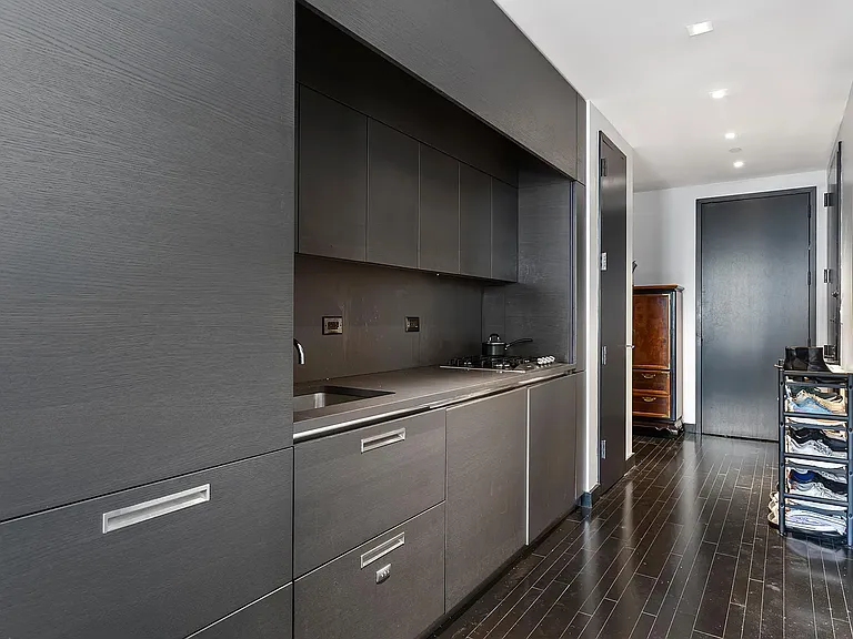 20 Pine St #2105 — Photo 2