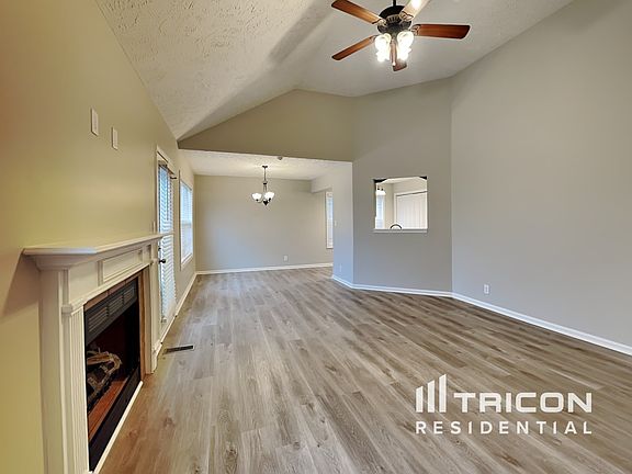 3rd image of 1363 Whitt Ln