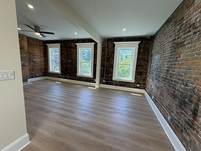 468 W Ferry St #3 — Photo 9