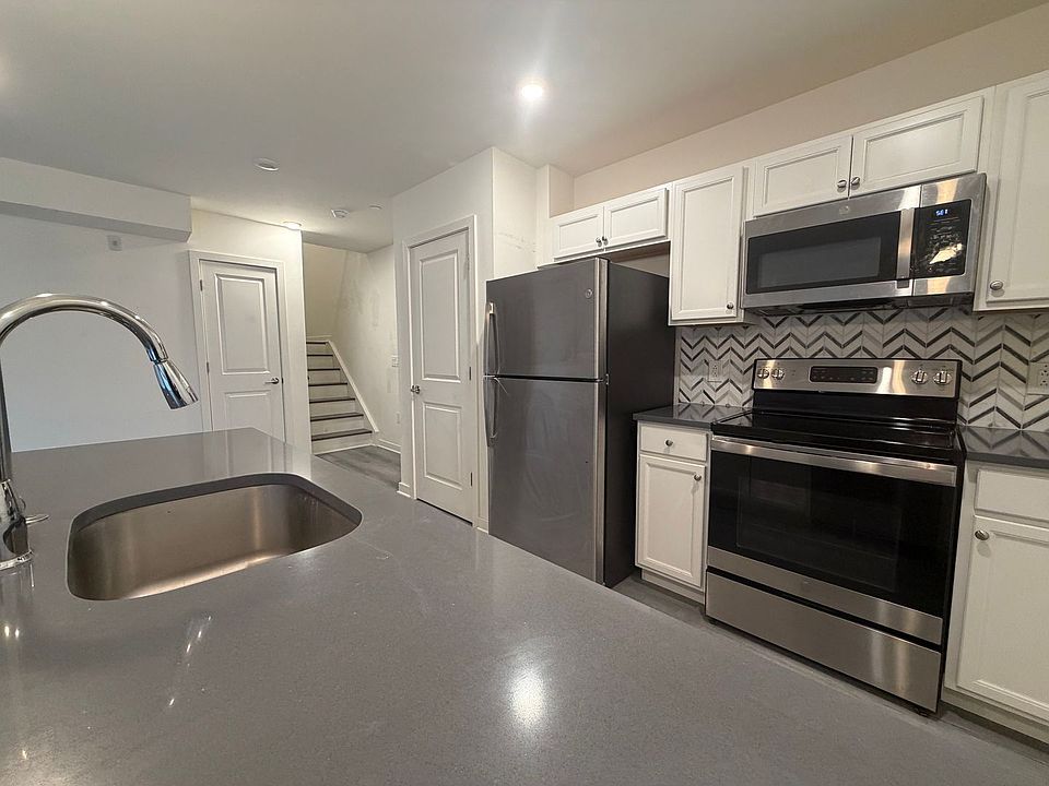 1st image of 2451 Frankford Ave #203