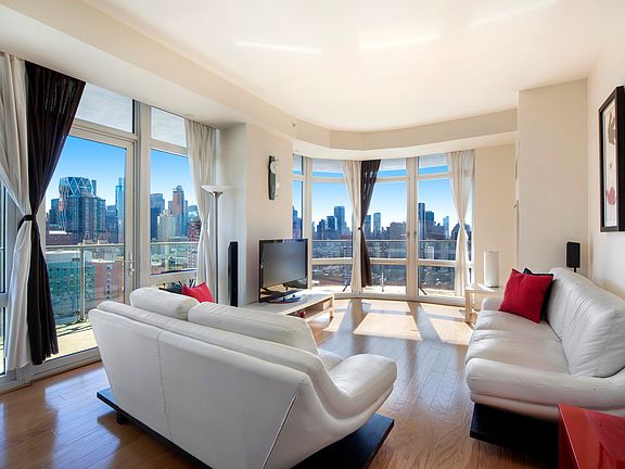4th image of 555 W 59th St APT 30C