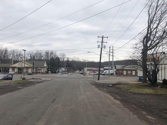 5th image of 115 Throop St