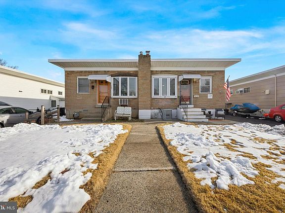 3rd image of 124 Stonyhill Rd