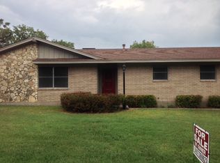 1904 College St, Gainesville, TX 76240