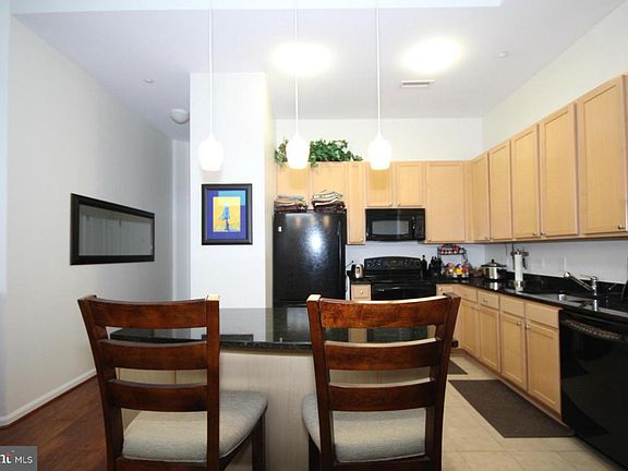 3rd image of 2720 S Arlington Mill Dr Unit 410