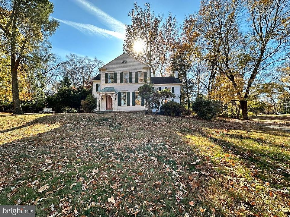 2nd image of 743 River Rd