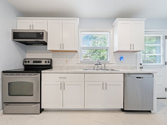 5th image of 2406 4th Ave #2406